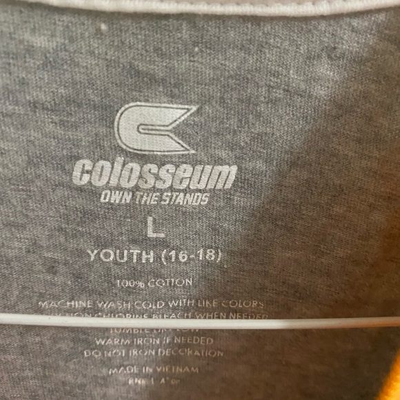 TENNESSEE VOLUNTEERS youth Large 16-18 100% cotton Short Sleeved Tshirt Go Vols - Picture 4 of 4